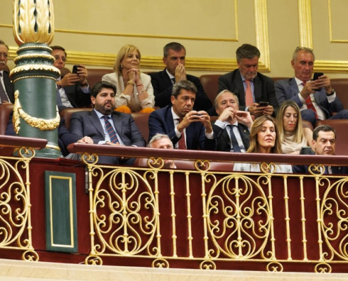 El presidente de la Región de Murcia, Fernando López Miras, durante la primera sesión del debate de investidura, en el Congreso de los Diputados