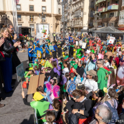 Los escolares de Cartagena llenan la ciudad de alegría con su desfile de carnaval