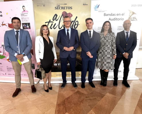 El consejero de Salud participa en la gala benéfica a favor de la Asociación ELA de la Región de Murcia