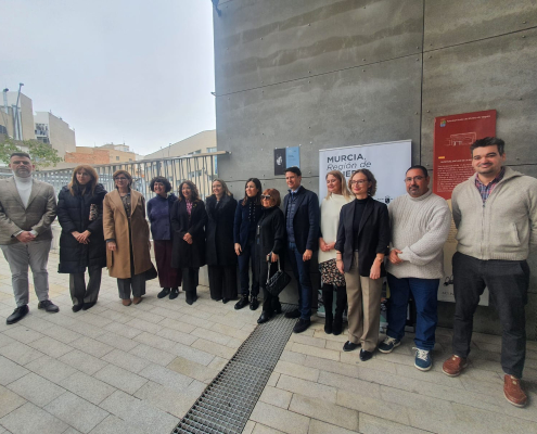 Homenaje a Virginia Martínez Fernández Descubrimiento placa en MUDEM Foto1
