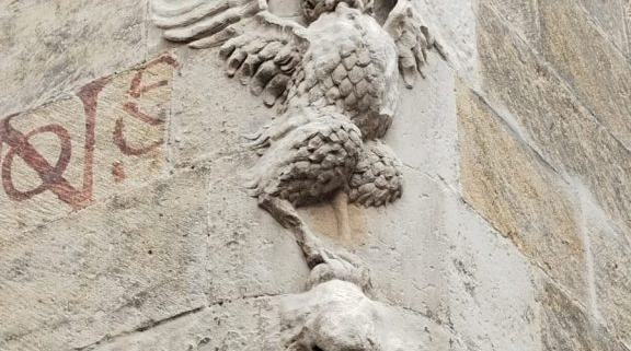 La criatura enigmática de la esquina de la muerte