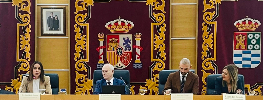 La gerente del Servicio Murciano de Salud (SMS), Isabel Ayala (primera por la izquierda), durante la inauguración de ...