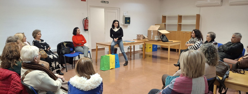 El departamento de limpieza continúa con discusiones de capacitación sobre reciclaje y gestión de residuos