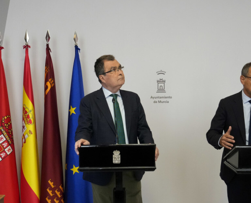 El UMU y la ciudad de Murcia sella un acuerdo para la gestión del estadio Monte Romero