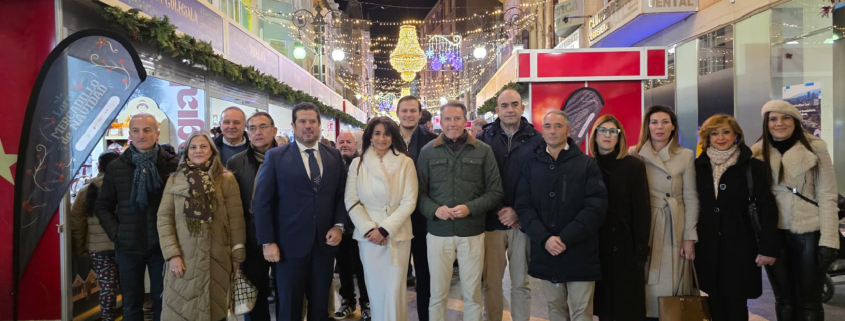 Fulgencio Gil: ''Este mercadillo navideño supone una inyección de ilusión, de vida y de actividad económica para Lorca y para decenas de pequeños comercios''