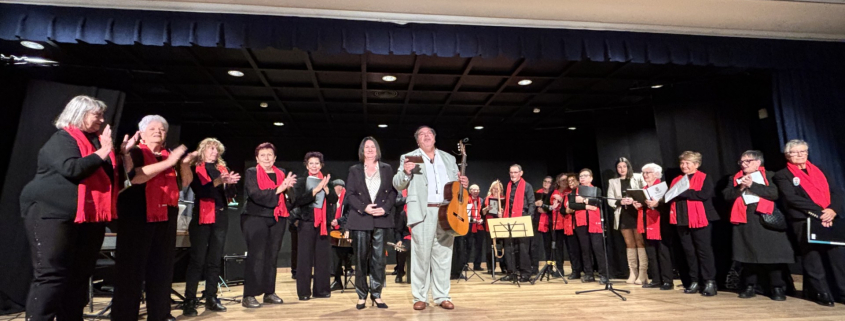 El Encuentro de Coros de Navidad reúne a cuatro agrupaciones en el escenario de la Casa de Adoración...