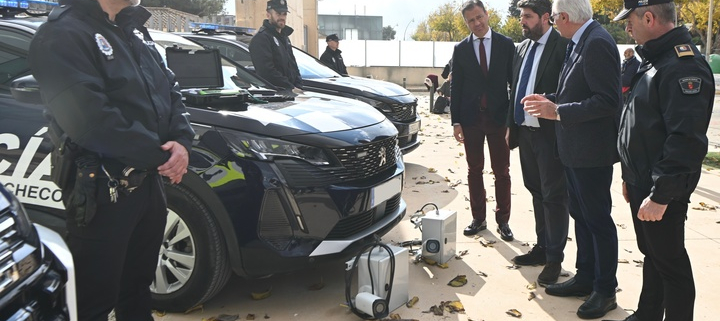 López Miras visitó hoy el Centro de Seguridad Integral de Torre Pacheco acompañado del alcalde del municipio, Pedro Ángel Roca
