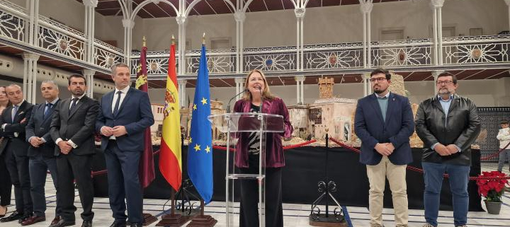 La Asamblea Regional acoge un belén monumental con más de 200 piezas artesanales