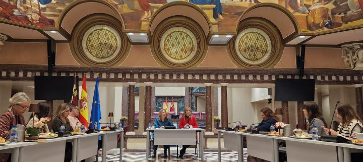 Desayuno informativo en el Patio de las Comarcas