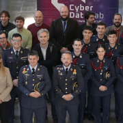 Alumnos de la Academia General del Aire y el Espacio visitan el Cyber ​​DataLab