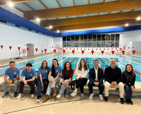 La piscina del Polideportivo abre sus puertas tras una completa renovación