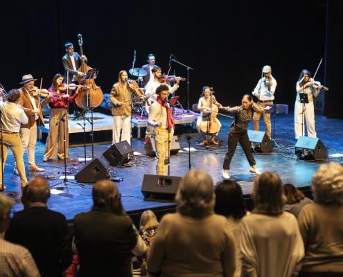 La Swing Machine Orchestra pone de pie al público del Auditorio