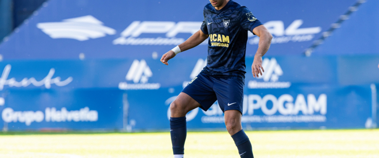 Juanma Bravo durante un partido en el estadio Heredia 21 La Condomina