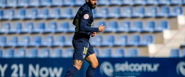 Ñito durante un partido en el estadio Heredia 21 La Condomina con el club de fútbol UCAM Murcia