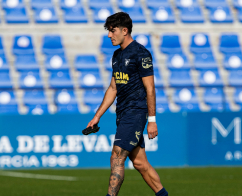 Julito sale lesionado del campo
