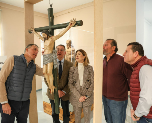 Restauran una imagen del Cristo Crucificado de cartapesta o papelón de la capilla de la antigua cárcel