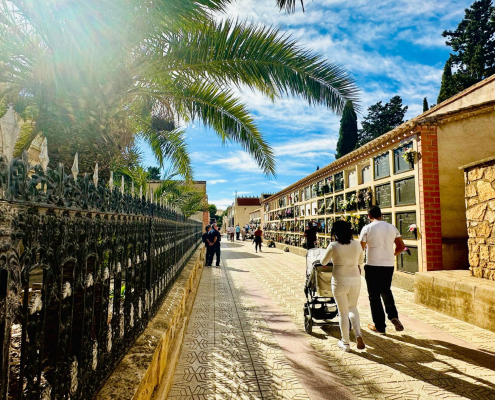 Lorca suma un nuevo producto y aumenta su oferta turística con visitas guiadas al cementerio de San Clemente
