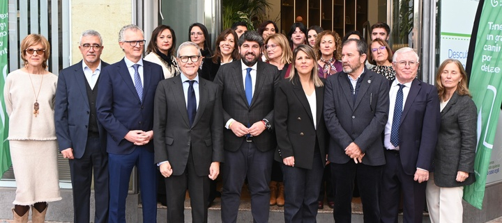 El presidente de la Comunidad, Fernando López Miras, inaugura la nueva sede de la Asociación Española Contra el Cáncer (AECC) en Cartagena