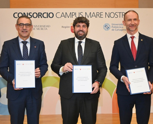 Firma en el Palacio de San Esteban del convenio de colaboración que supone la creación del Consorcio Campus Mare Nostrum