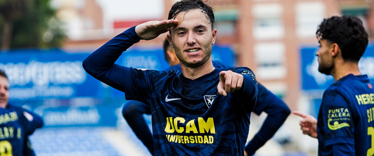 Celebración de Ale Marín ante Águilas FC