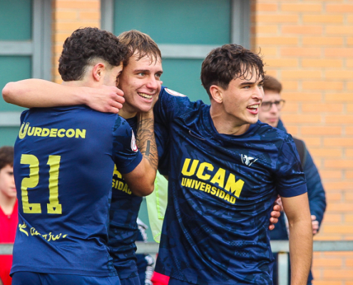 Celebración de Peseto ante el Real Murcia CF