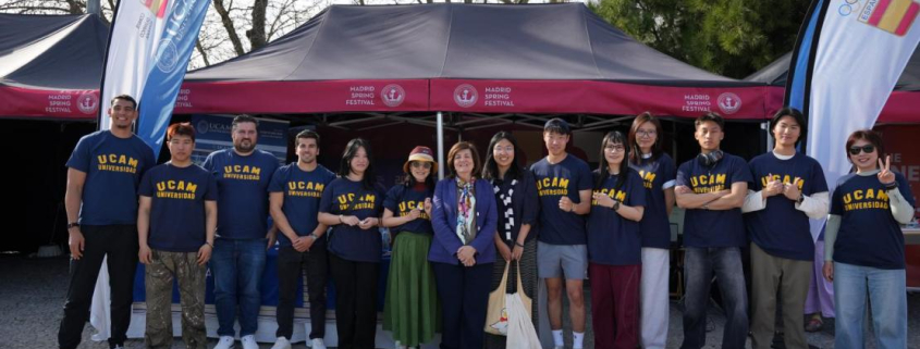 Estudiantes chinos de la UCAM en la Fiesta de la Primavera de Madrid