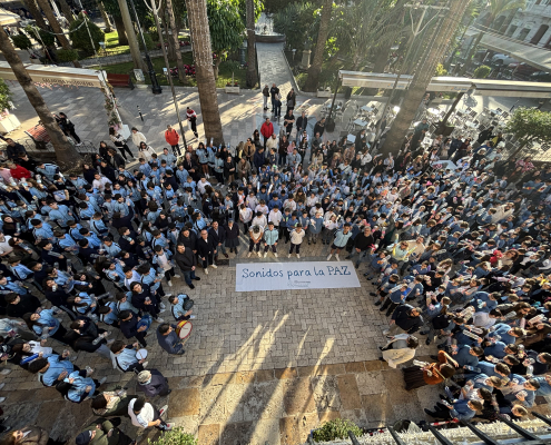 El Colegio María Inmaculada llena las calles de “Sonidos para la Paz”