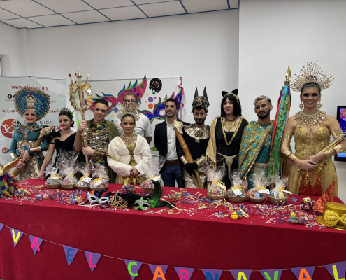 Personajes del carnaval visitan a usuarios de Afemac