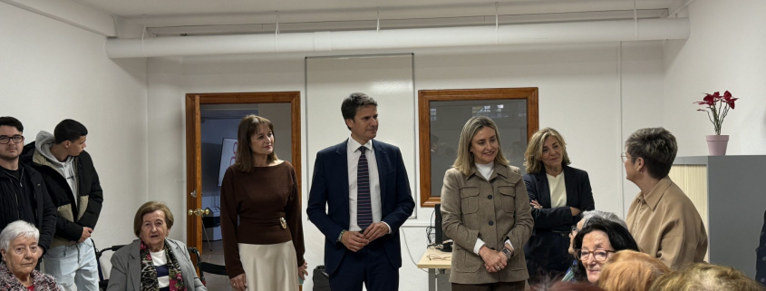 B. Social Visita alcalde y consejera a programas 'Menores en Red' y 'Acompañándote' Foto1
