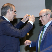 Pedro Jesús Cuestas toma posesión como nuevo decano de la Facultad de Economía y Comercio