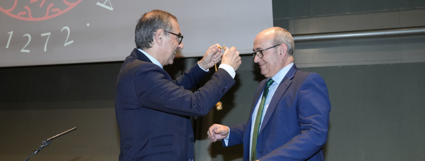 Pedro Jesús Cuestas toma posesión como nuevo decano de la Facultad de Economía y Comercio