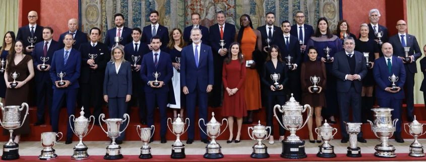 Los Reyes entregan a la UMU el Premio Nacional del Deporte