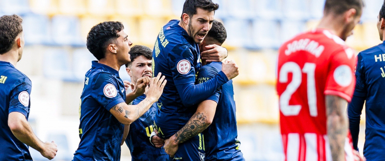 El UCAM Murcia CF regresa y vence a la UD Almería 'B' (2-1)
