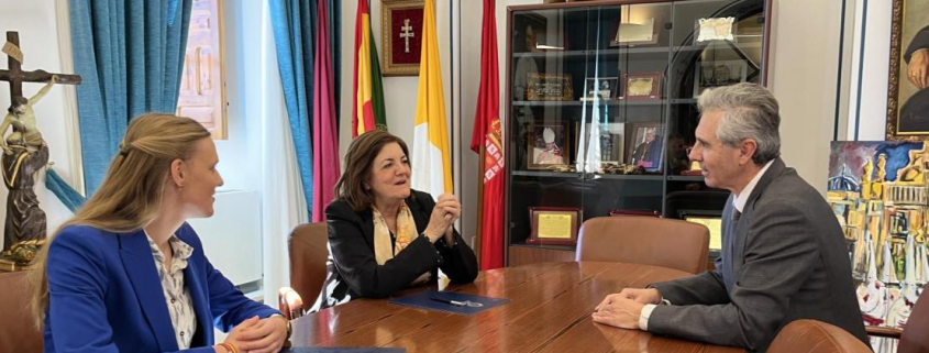 Renovación del convenio UCAM-FOM para prácticas de movilidad