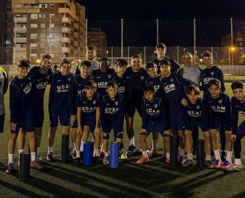 Mizzian conoce a los jugadores de nuestro Infantil B