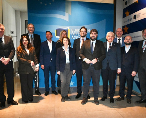 El jefe del Ejecutivo de la Región de Murcia, Fernando López Miras, visita la Agencia Europea de Defensa en Bruselas