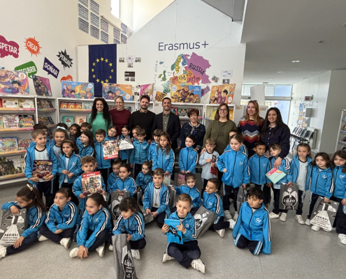 Promoción de la lectura en el CEIP Carlos V con la primera “Feria del Libro Escolar”
