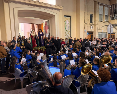 El traslado de Soledad y el Nazareno se enriquece con el estreno de una nueva marcha procesional