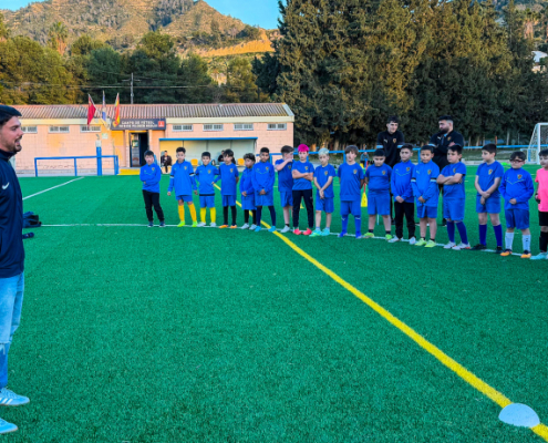 Alvarito se reúne con los jugadores del Beniaján CF