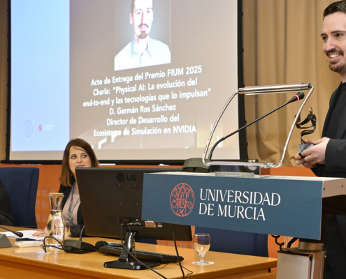 La Facultad de Informática entrega el Premio FIUM a Germán Ros y destaca su liderazgo internacional en IA física