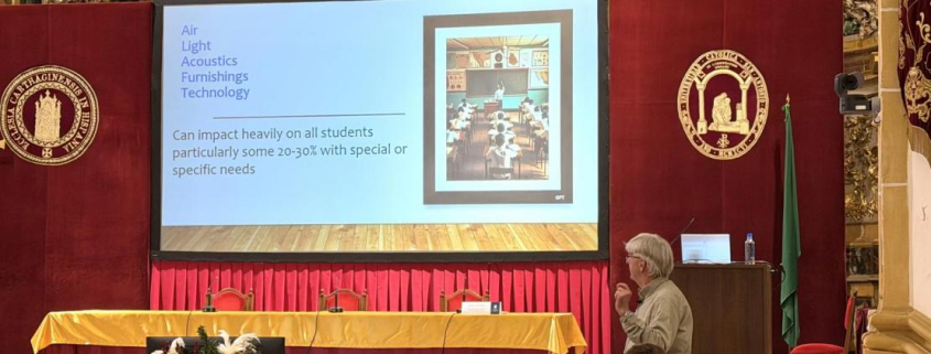 David Marsh, durante su intervención en el seminario científico organizado en el Templo Universitario