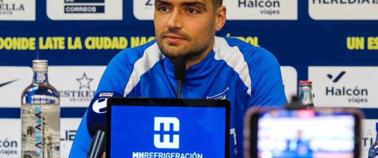 JAvi Ramírez durante una conferencia de prensa