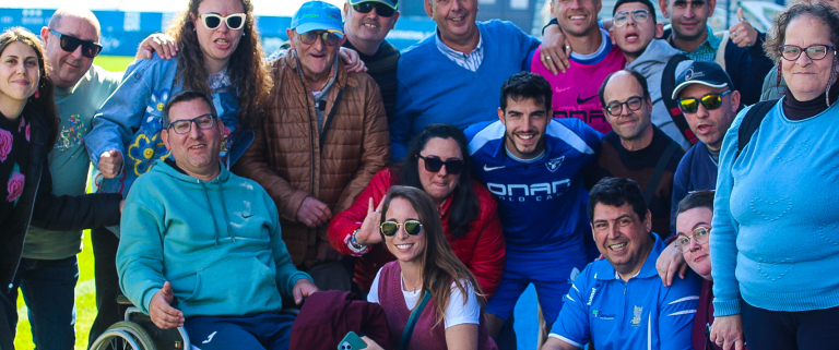 La Nueva Fundación Los Albares y el CEIP San Pablo visitan el entrenamiento del UCAM Murcia CF