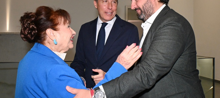 El presidente López Miras y el alcalde de Lorca, Fulgencio Gil, han participado hoy en un encuentro con los beneficiarios del programa “Cercanos” de...