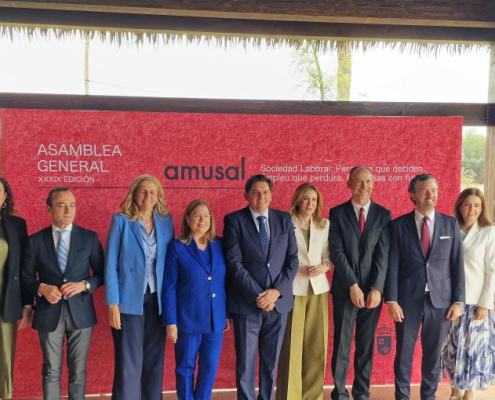 La presidenta de la Asamblea Regional de Murcia, Visitación Martínez, preside el acto de clausura de la XXXIX Asamblea General de AMUSAL