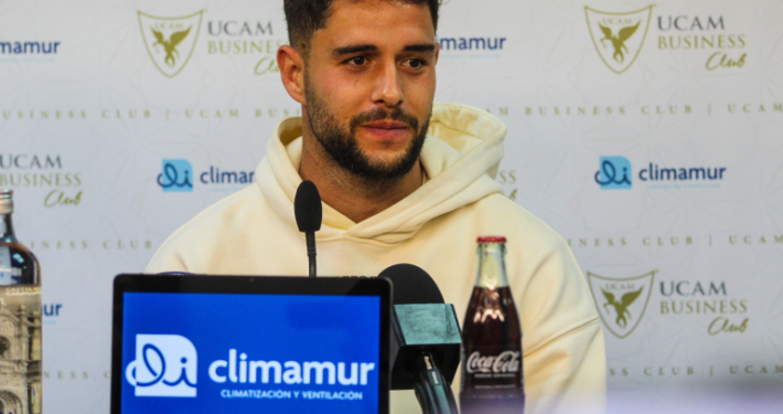 Aitor Puñal durante la rueda de prensa