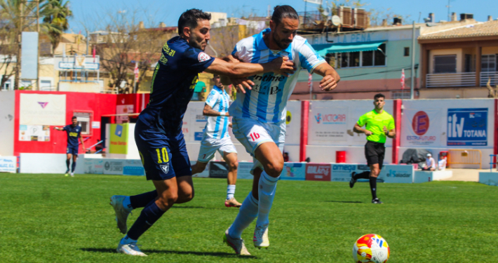Iván Moreno durante la celebración del FC La Unión Atlético - UCAM Murcia CF