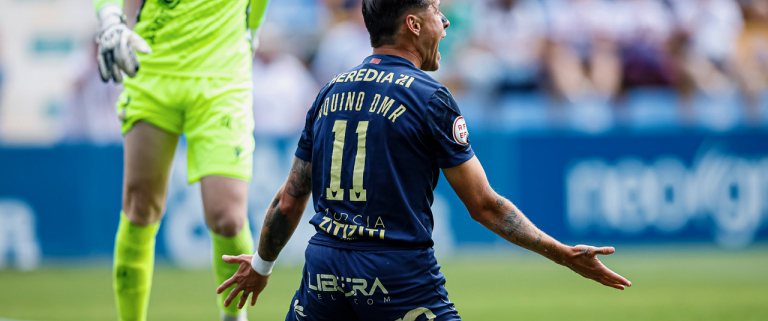 Dani Aquino en acción del partido