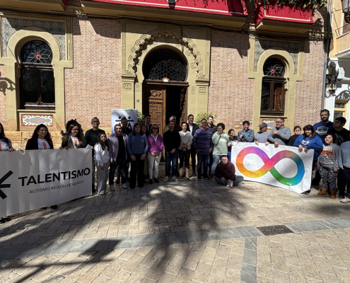 Águilas se viste de azul para el Día Mundial de Concientización sobre el Autismo