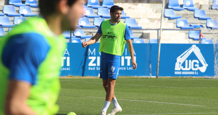 Iván Moreno durante un entrenamiento en el estadio Heredia 21 La Condomina